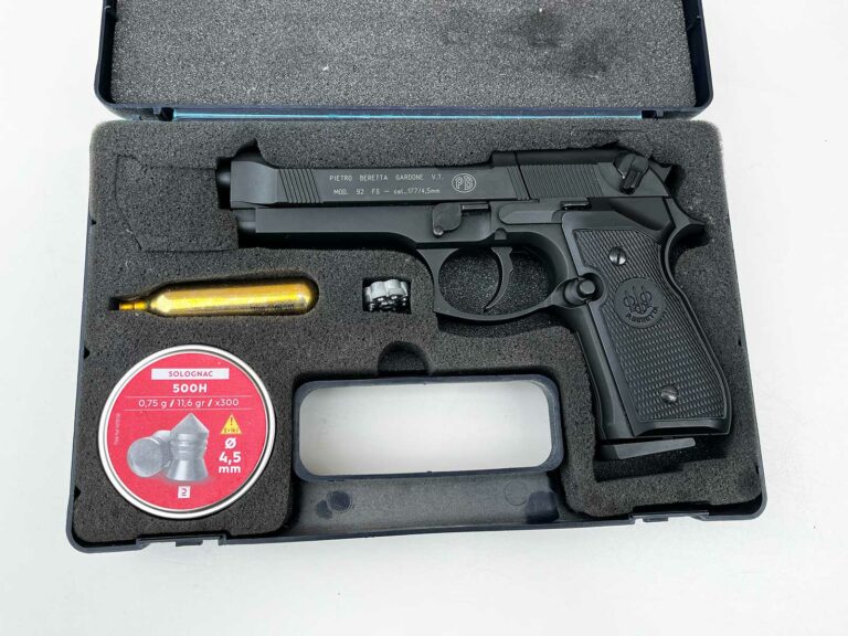 Le Umarex Beretta M92 FS dans sa mallette de transport