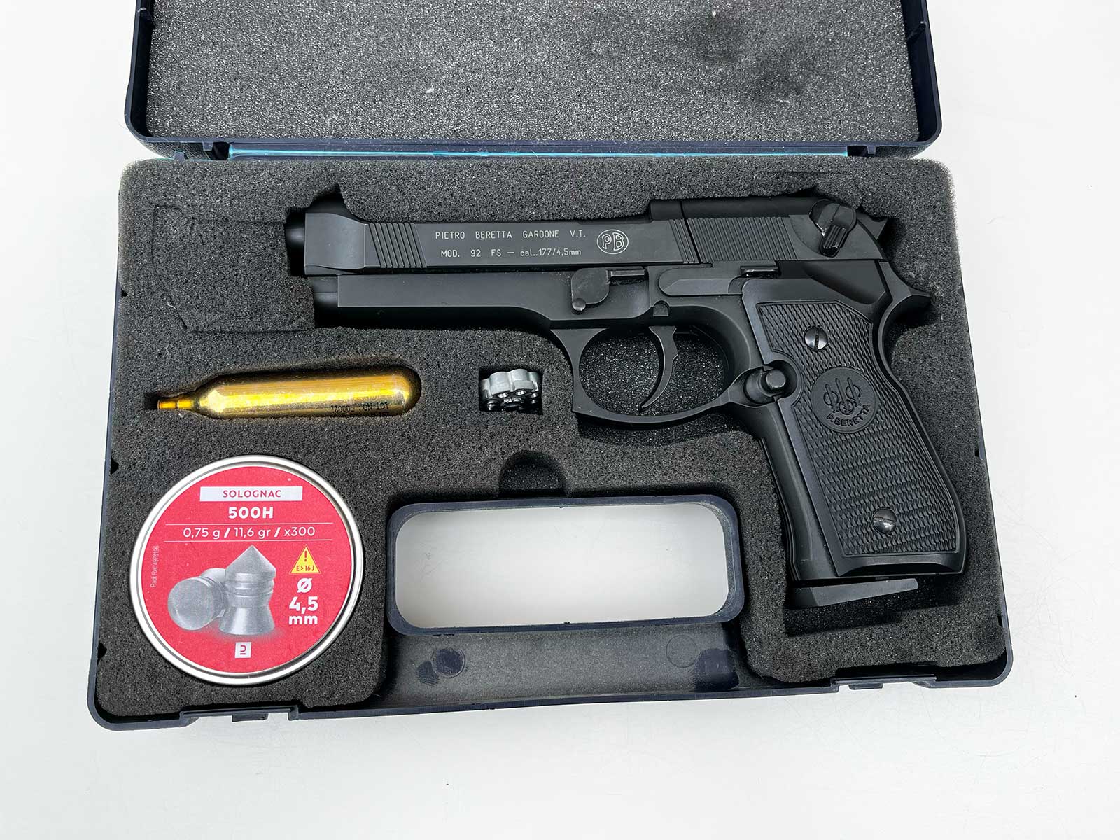 Le Umarex Beretta M92 FS dans sa mallette de transport