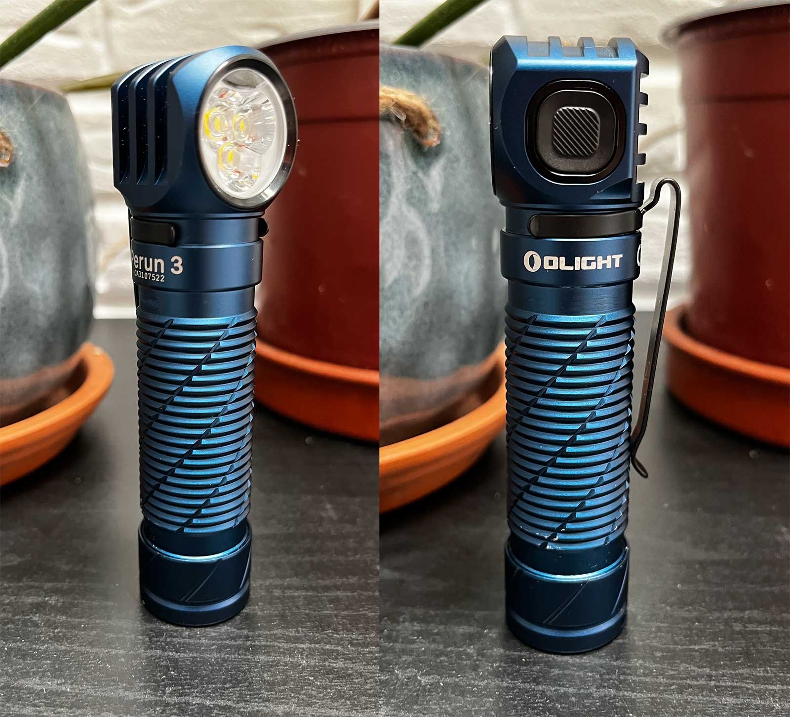 La Lampe Olight Perun 3 posée sur une table