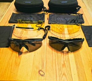 lunettes balistiques Atlas Defense sur fond boisé